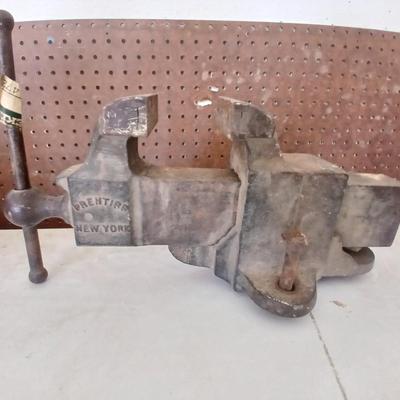 Antique Bull dog Prentiss Vise Co., New York No 51-bench vise