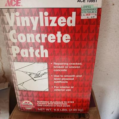 Fix the house this winter! Household repair grout, quikrete with trowels and more