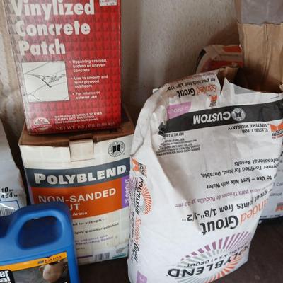 Fix the house this winter! Household repair grout, quikrete with trowels and more