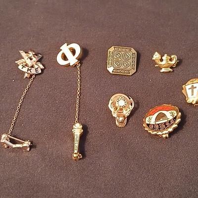 Small award pins - 10k elk - D.A.K. - 4-H award - alumni and more