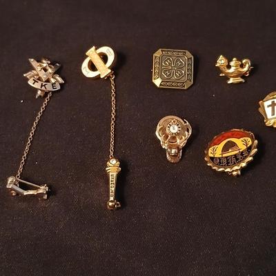 Small award pins - 10k elk - D.A.K. - 4-H award - alumni and more