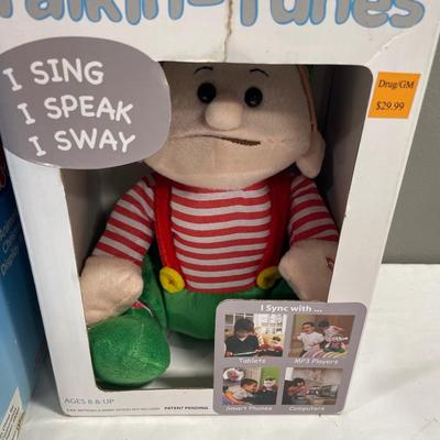 Elmo & Talk’ Tunes elf