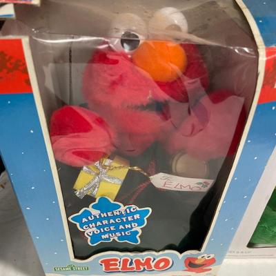 Elmo & Talk’ Tunes elf