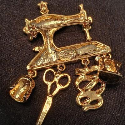 Sewing machine charm brooch, with clip on earrings
