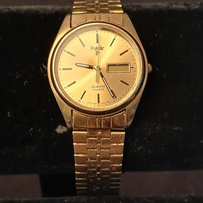 Vintage Men's Pulsar Watch Gold Tone Analog Digital display