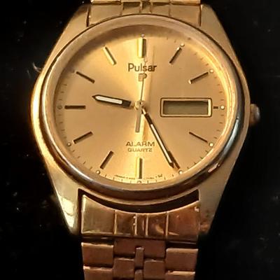 Vintage Men's Pulsar Watch Gold Tone Analog Digital display