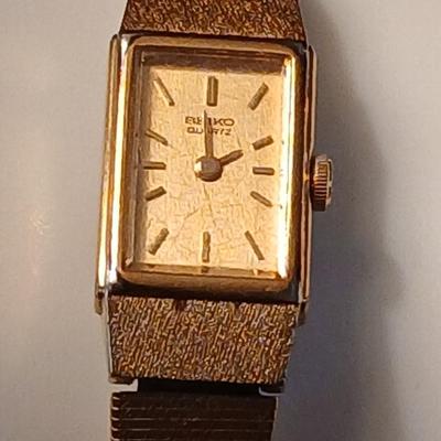 Vintage Seiko Watch Women Gold Dial Gold Tone Rectangle wrist watch