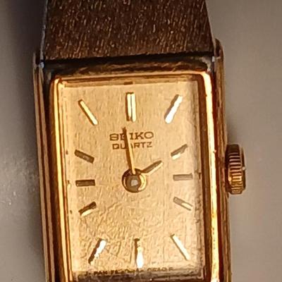 Vintage Seiko Watch Women Gold Dial Gold Tone Rectangle wrist watch