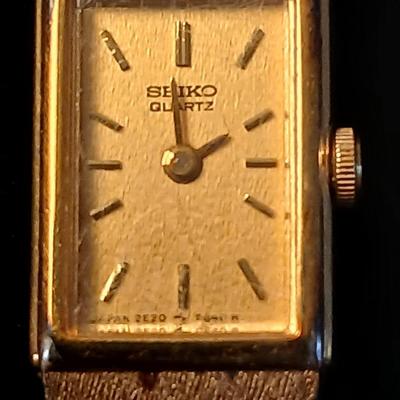 Vintage Seiko Watch Women Gold Dial Gold Tone Rectangle wrist watch