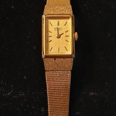 Vintage Seiko Watch Women Gold Dial Gold Tone Rectangle wrist watch