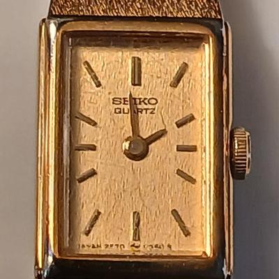 Vintage Seiko Watch Women Gold Dial Gold Tone Rectangle wrist watch