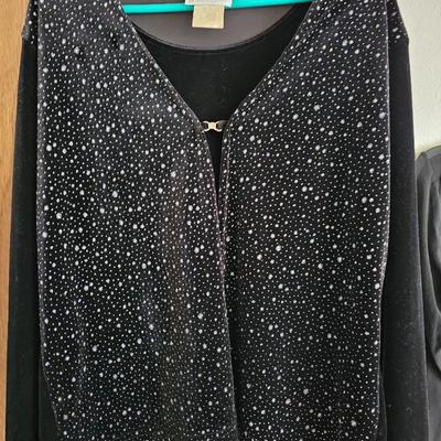 Six Nice Women's shirts size Large