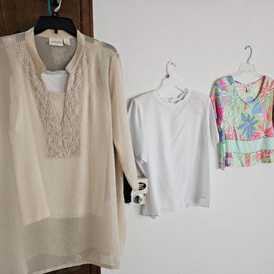 Six Nice Women's shirts size Large