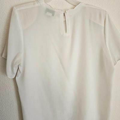 Six Nice Women's shirts size Large