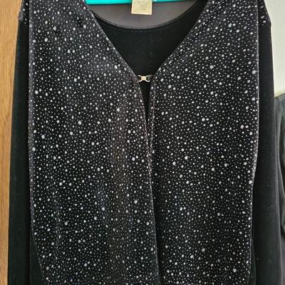 Six Nice Women's shirts size Large