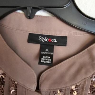 Women's shirts size XL