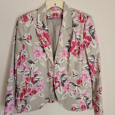 Nine Women's shirts size Large