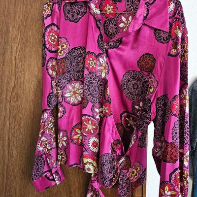 Nine Women's shirts size Large