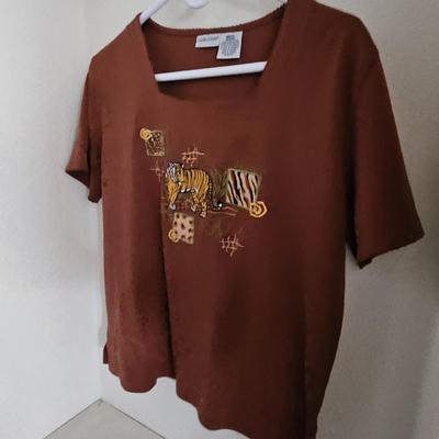 Women's Large & medium casual everyday shirts