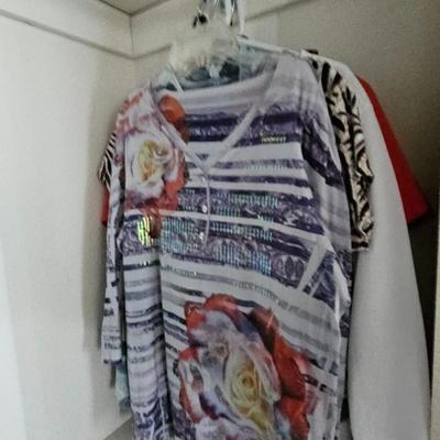 Women's Large & medium casual everyday shirts