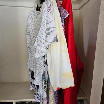 Women's Size XL Casual everyday shirts