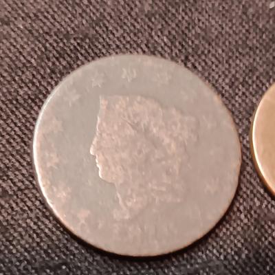 EARLY LARGE CENT AND 2 CENT COINS