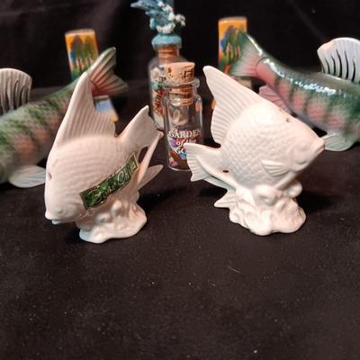 SALT & PEPPER SHAKERS PLUS SEASHELLS IN A BOTTLE