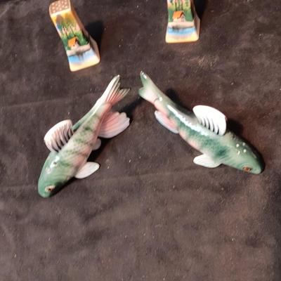 SALT & PEPPER SHAKERS PLUS SEASHELLS IN A BOTTLE