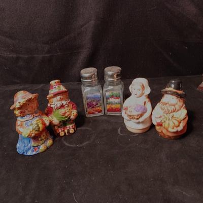 SALT & PEPPER SHAKERS