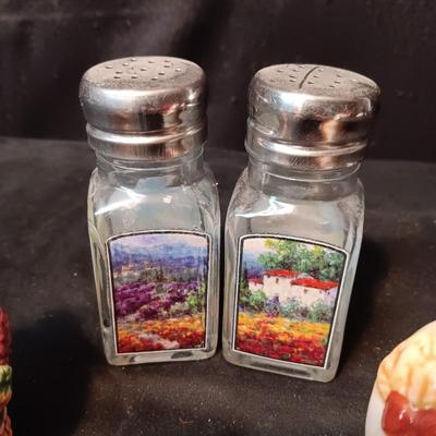 SALT & PEPPER SHAKERS