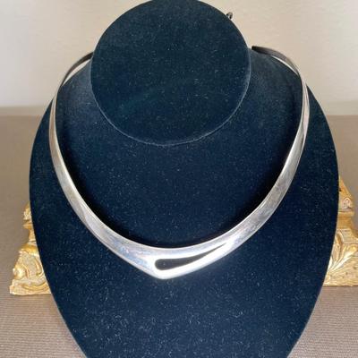 Sterling silver collar necklace