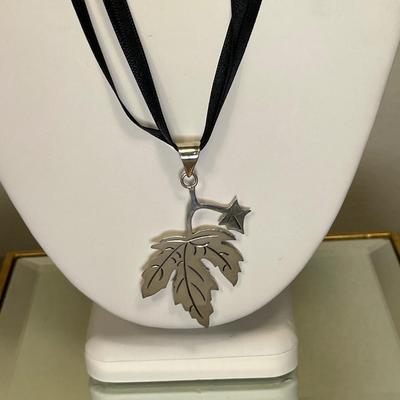 Sterling leaf pendant necklace