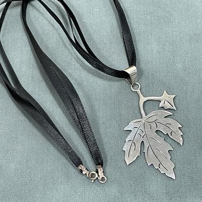 Sterling leaf pendant necklace