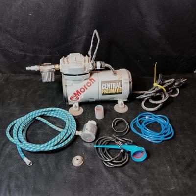 AIRBRUSH COMPRESSOR WITH EXTRAS