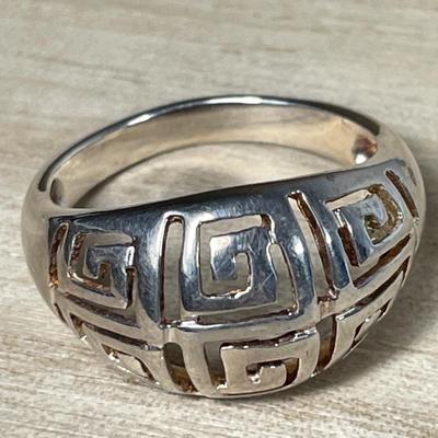 Greek key sterling silver dome ring 7