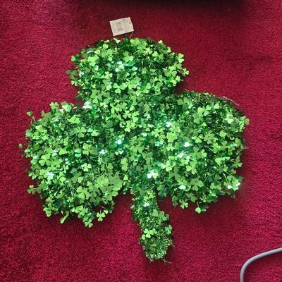 Shamrock hanger