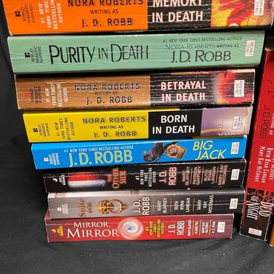 Nora Roberts as JD Robb Novels (1020BR- SS)
