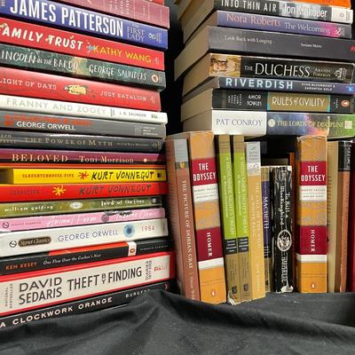 Popular Fiction & Memoirs in Paperback (1020R-SS)