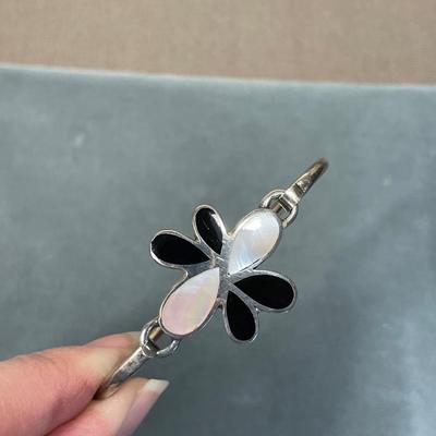 Onyx and mother of Pearl Bracelet