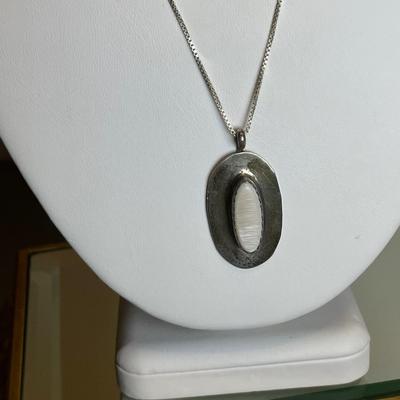 Vintage sterling silver pendant necklace