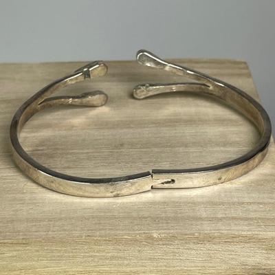 Hinged sterling bracelet