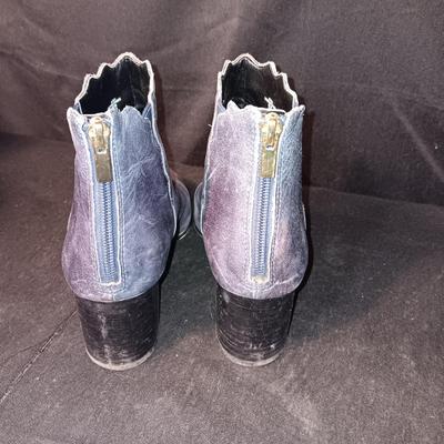 3 PAIRS OF LADIES BOOTS AND SHOES SIZE 8