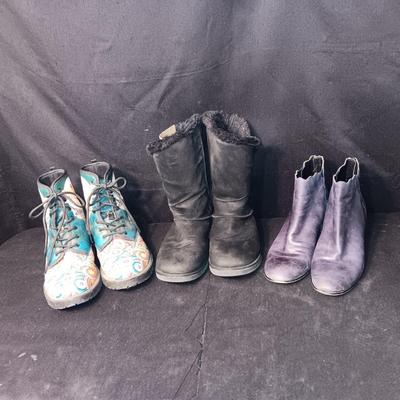 3 PAIRS OF LADIES BOOTS AND SHOES SIZE 8