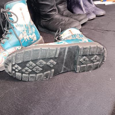 3 PAIRS OF LADIES BOOTS AND SHOES SIZE 8