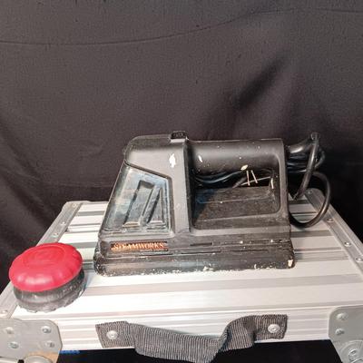 HAUL MASTER WORKING PLATFORM AND AN ELECTRIC WALLPAPER STEAM REMOVER
