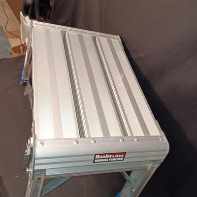 HAUL MASTER WORKING PLATFORM AND AN ELECTRIC WALLPAPER STEAM REMOVER