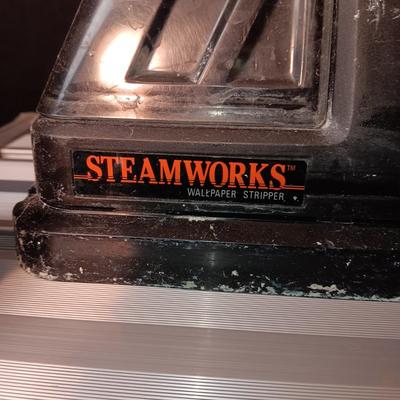 HAUL MASTER WORKING PLATFORM AND AN ELECTRIC WALLPAPER STEAM REMOVER