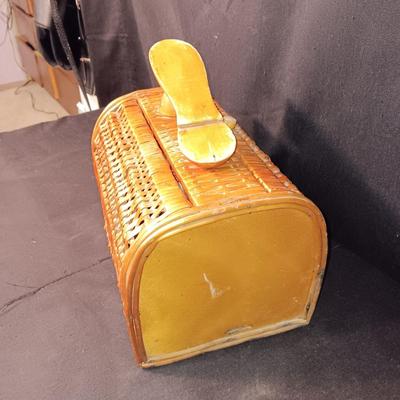 WICKER AND WOOD SHOE SHINE BOX