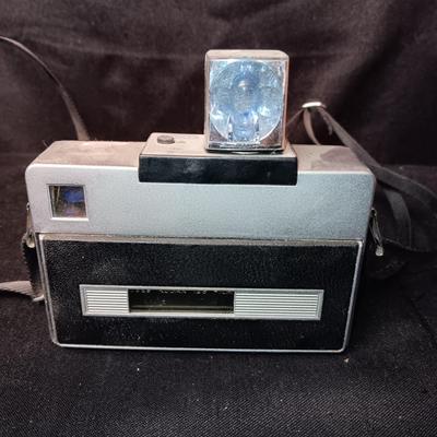 KODAK INSTAMATIC 804 & INSTAMATIC 304 CAMERA