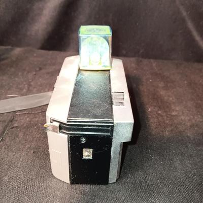 KODAK INSTAMATIC 804 & INSTAMATIC 304 CAMERA